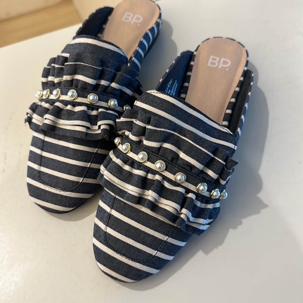 BP Size 6 Pearl Detail Mules